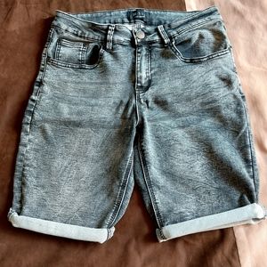 Men's light wash denim shorts
